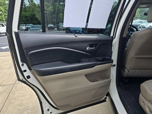 Used 2018 Honda Pilot Touring image 22