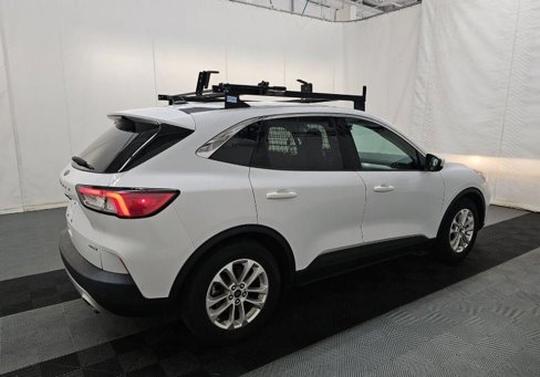 Used 2020 Ford Escape SE image 3