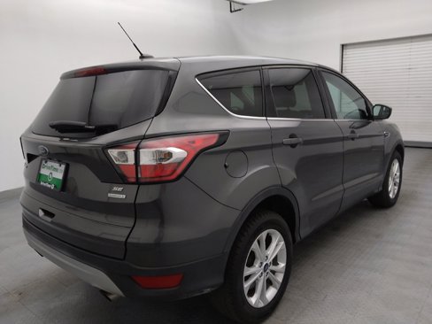 Used 2017 Ford Escape SE image 9
