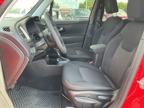 Used 2023 Jeep Renegade Latitude image 11