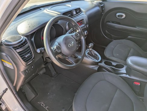 Used 2015 Kia Soul + image 10