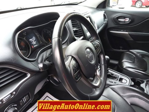 Used 2019 Jeep Cherokee Latitude Plus w/ Cold Weather Group image 20