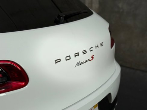 Used 2017 Porsche Macan S image 34