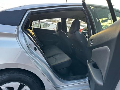 Used 2016 Toyota Prius Four image 17