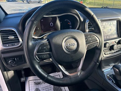 Used 2018 Jeep Grand Cherokee Altitude image 10
