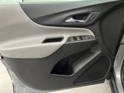 Used 2023 Chevrolet Equinox LT image 11