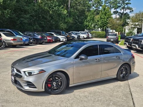 Used 2019 Mercedes-Benz A 220 image 1