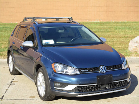 Used 2017 Volkswagen Golf Alltrack SE image 9