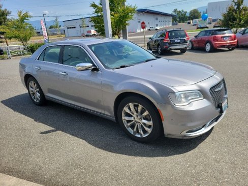 Used 2017 Chrysler 300 C w/ Safetytec Plus Group image 2