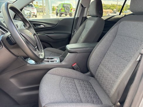 Used 2024 Chevrolet Equinox LT image 3