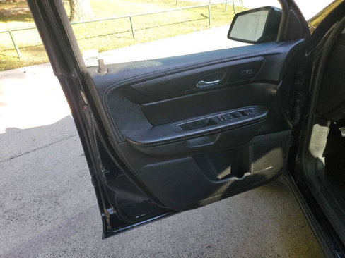 Used 2017 Chevrolet Traverse LT image 16