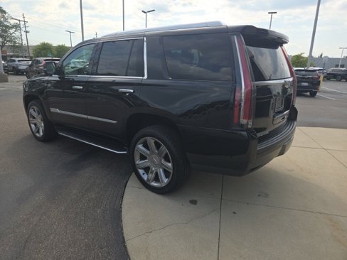 Used 2019 Cadillac Escalade Premium Luxury image 11