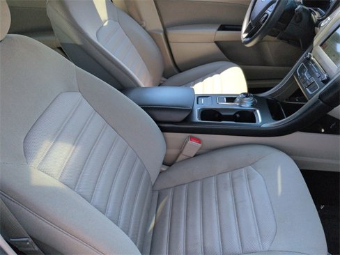 Used 2017 Ford Fusion SE w/ Fusion SE Technology Package image 34