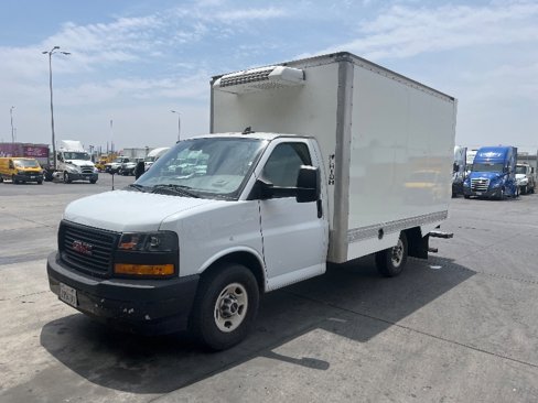 Used 2021 GMC Savana 3500 w/ Power Convenience Package image 3