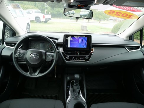 Used 2025 Toyota Corolla LE image 16