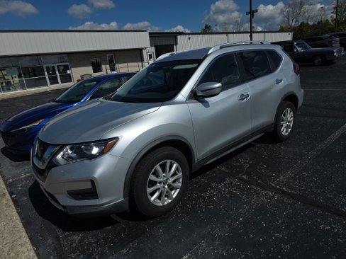 Used 2019 Nissan Rogue SV image 1