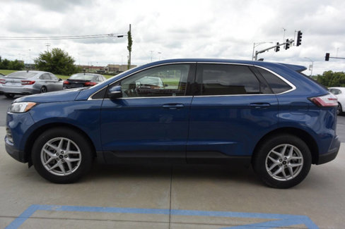 Used 2024 Ford Edge SEL w/ Convenience Package image 2
