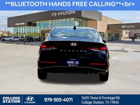Used 2024 Hyundai Elantra SE image 8