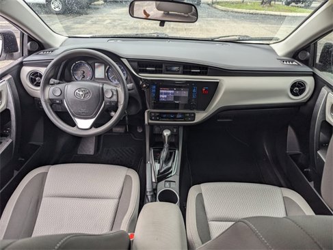 Used 2019 Toyota Corolla L image 9