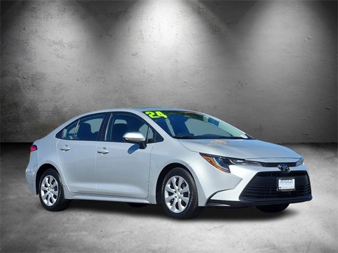 Used 2024 Toyota Corolla LE image 2