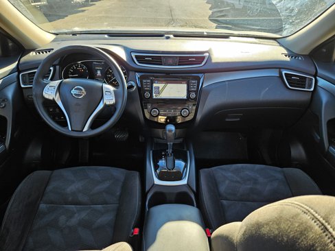 Used 2015 Nissan Rogue SV w/ SV Premium Package image 30