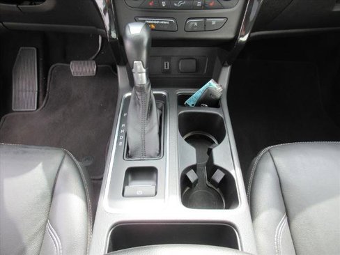 Used 2017 Ford Escape Titanium image 22