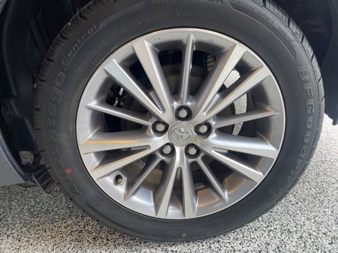 Used 2015 Toyota Corolla LE image 31
