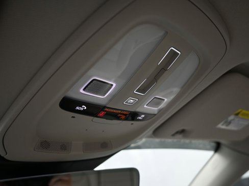 Certified 2022 Volvo XC60 B5 Momentum w/ Advanced Package image 26