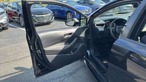 Used 2021 Toyota Corolla LE image 11