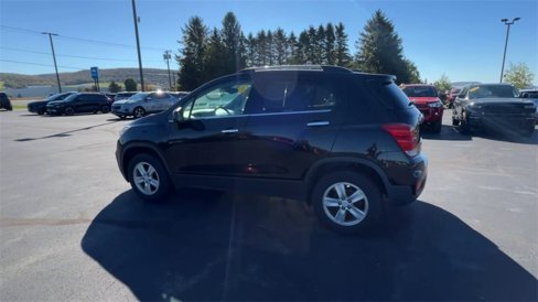 Used 2017 Chevrolet Trax LT w/ LT Convenience Package image 6