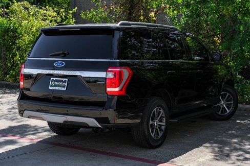Used 2018 Ford Expedition XLT image 10