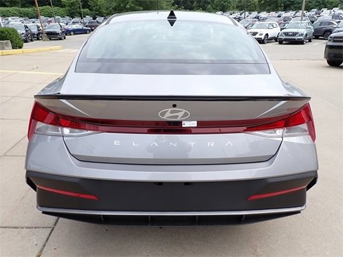 New 2025 Hyundai Elantra Sport image 3