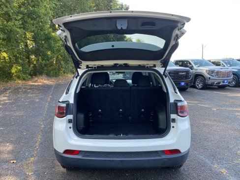 Used 2018 Jeep Compass Sport image 29