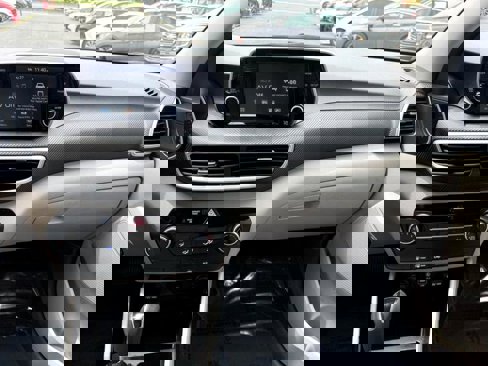 Used 2019 Hyundai Tucson SE image 11