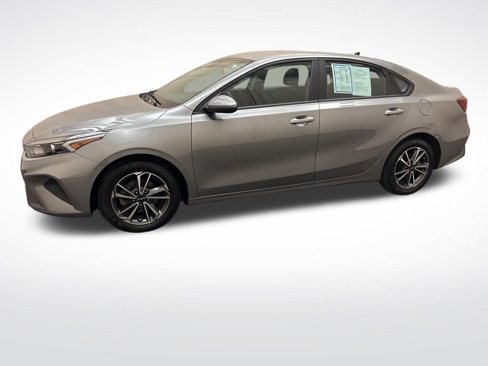 Used 2022 Kia Forte LXS image 9