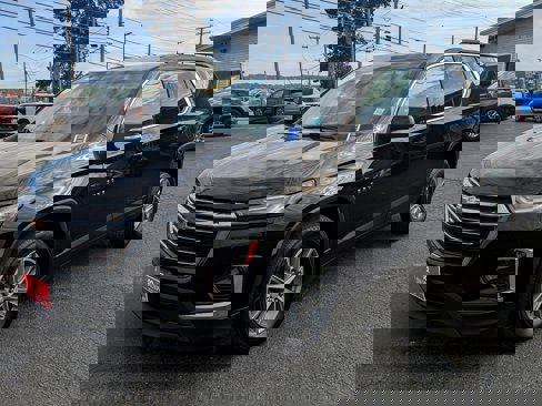 Used 2022 Chevrolet Traverse LT image 1