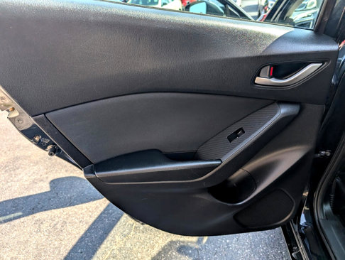 Used 2015 MAZDA MAZDA3 i Sport image 35