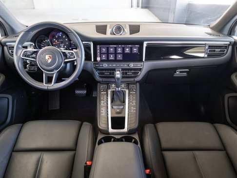 Certified 2021 Porsche Macan image 12