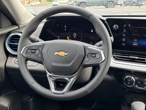 New 2025 Chevrolet Trax LT w/ Sunroof Package image 32