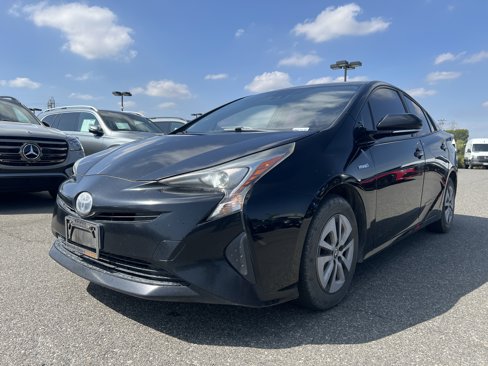 Used 2017 Toyota Prius image 2