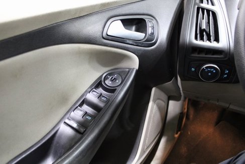 Used 2018 Ford Focus SE image 7