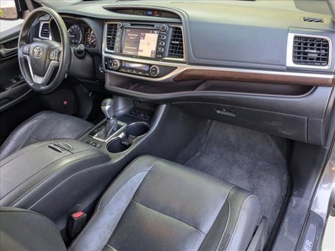 Used 2014 Toyota Highlander Limited image 23