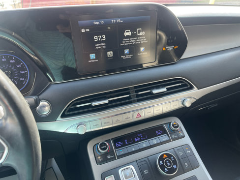 Used 2020 Hyundai Palisade SEL w/ Premium Package image 17