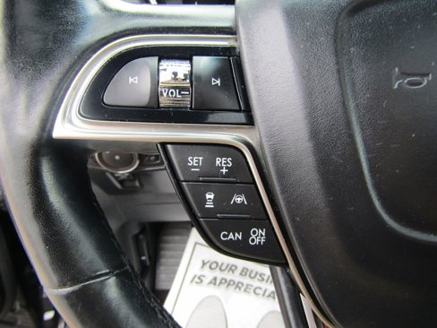 Used 2019 Lincoln Nautilus Reserve image 23