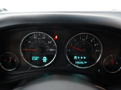 Used 2016 Jeep Wrangler Unlimited Rubicon w/ Connectivity Group image 23