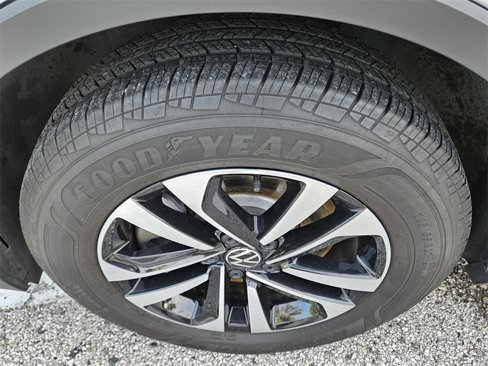 Certified 2023 Volkswagen Tiguan S image 21