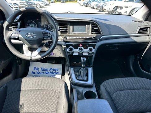 Used 2019 Hyundai Elantra SE w/ Cargo Package image 11