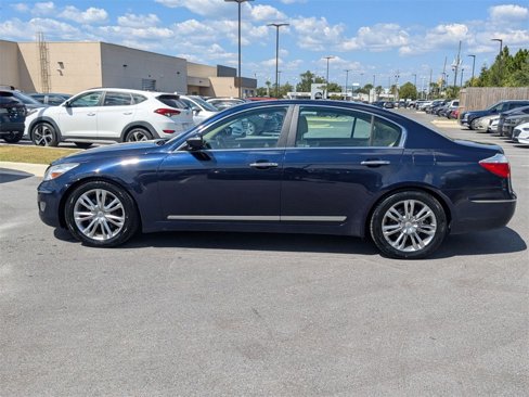 Used 2011 Hyundai Genesis 4.6 image 9