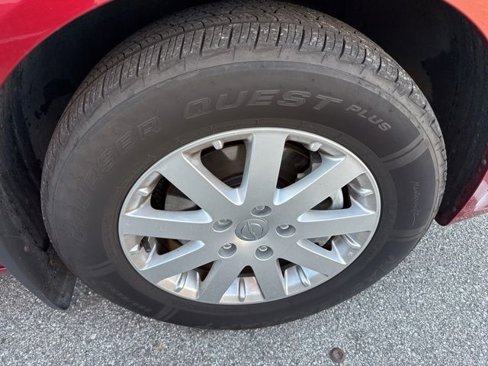 Used 2014 Chrysler Town & Country Touring image 11