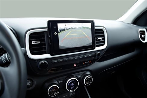 Used 2022 Hyundai Venue Limited image 23